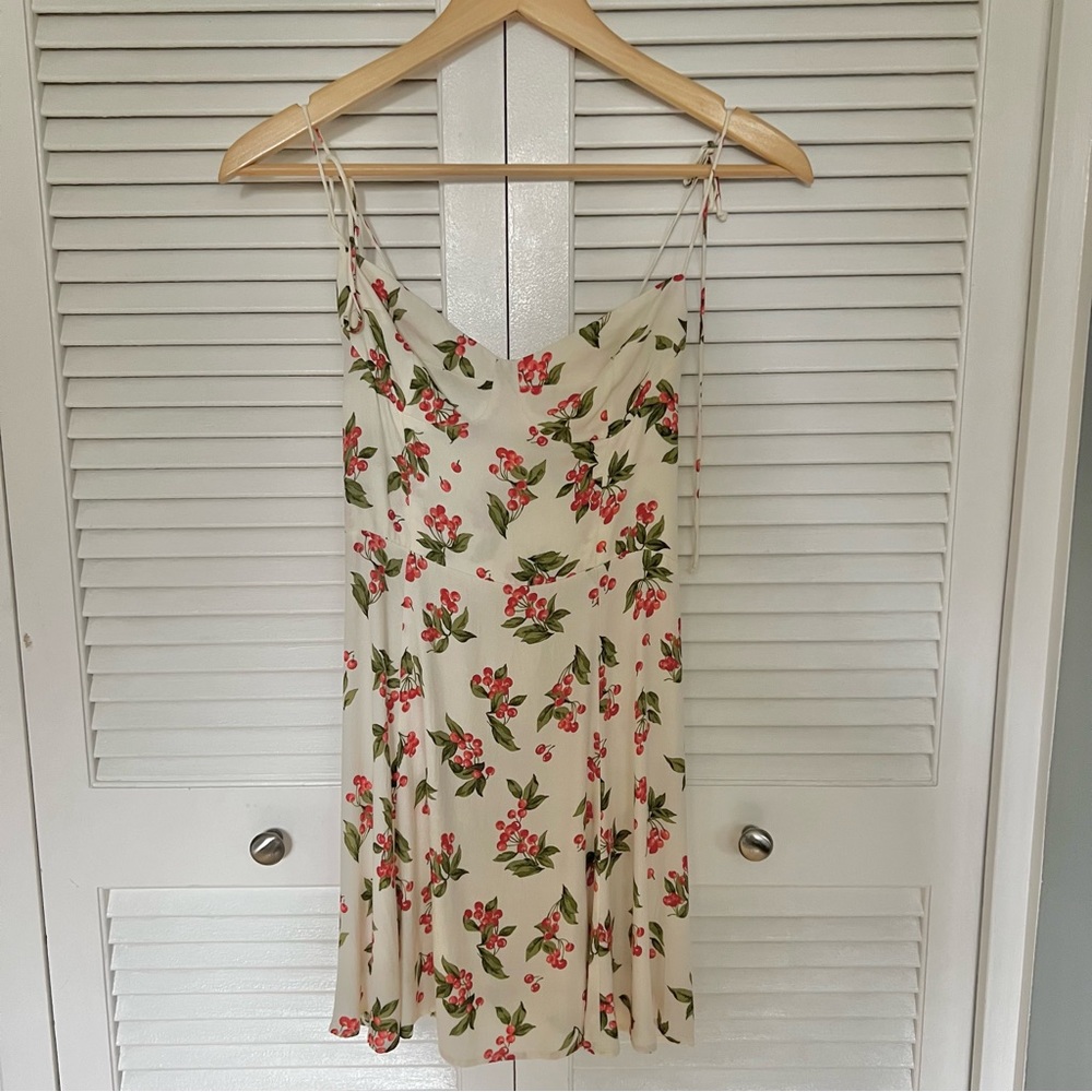 Reformation Saskia Dress in Sour Cherry Size 2